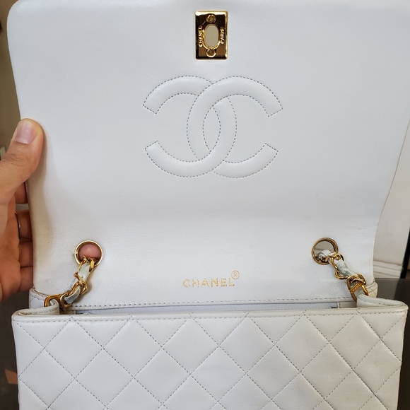 CHANEL White Leather Full Flap Crossbody Bag - Picture 7 of 8